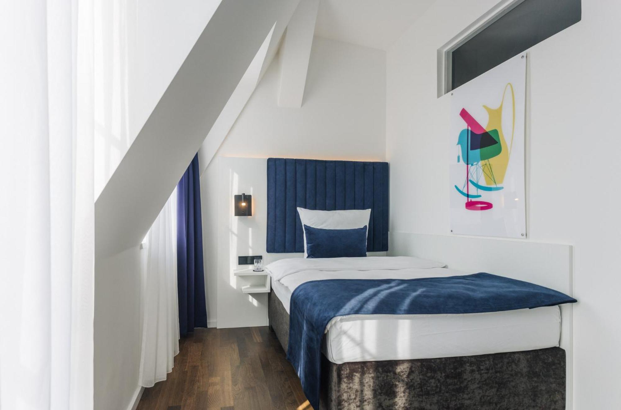 Homaris East Side Hotel Berlin Exterior photo
